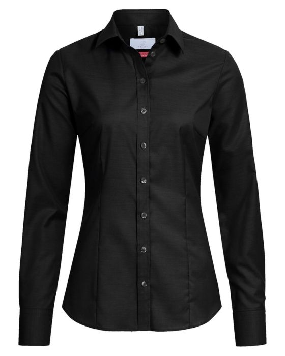 Sort slim fit dameskjorte med lange ærmer og kent krave. Elegant og figursyet design, ideel til professionelle miljøer.